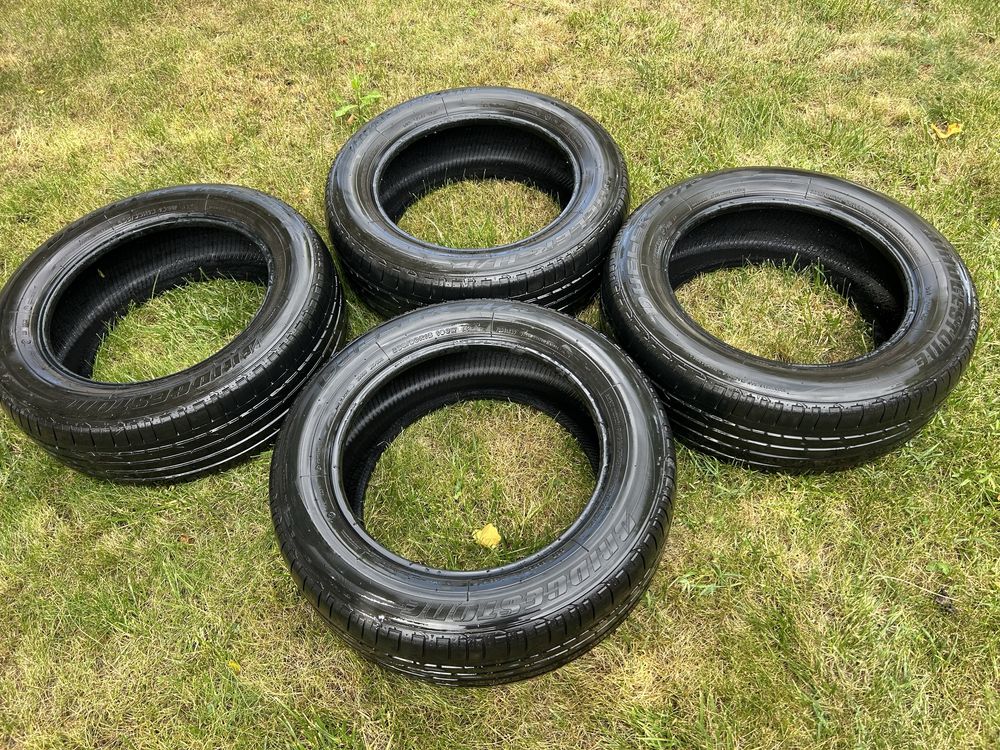 Vand 4 anvelope vara BRIDGESTONE, 235 60 R18