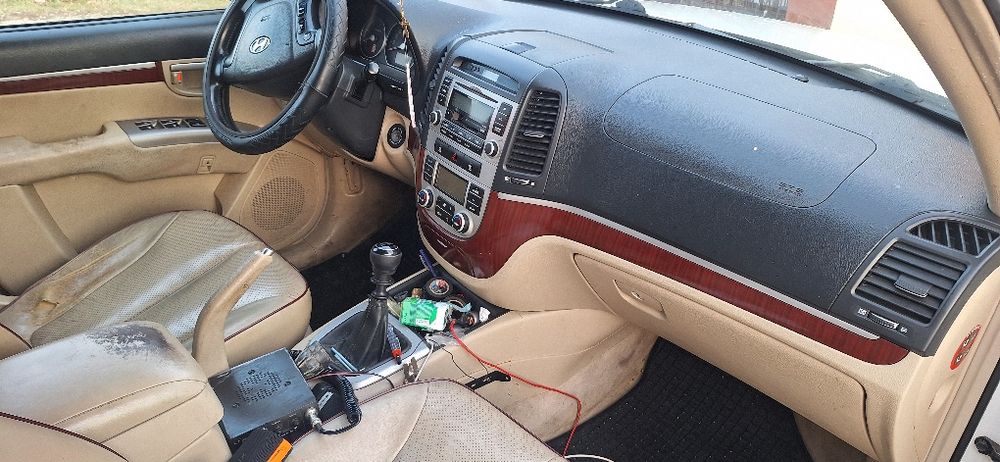 Vând Hyundai Santa Fe 4x4