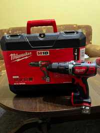 Акумулаторен ударен винтоверт Milwaukee M18 BPD-402C, 18V с куфар