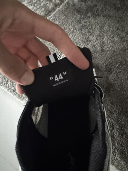 Off white be righ back