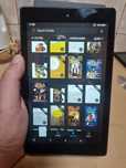 Vind Amazon fire generația a8a,de 8 inch,cu peste 2300 de cărți