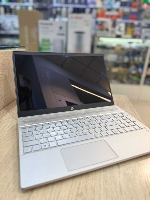 HP Pavilion Amd R5-3500U 8/256 15'6 FHD touch