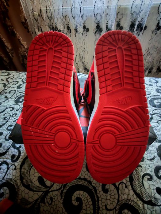 Jordan 1 patent bred family high r.