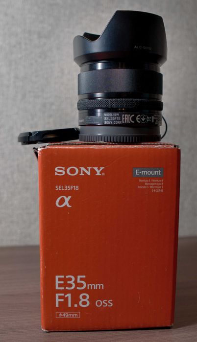 Объектив  Sony a E35mm, F1.8 oss