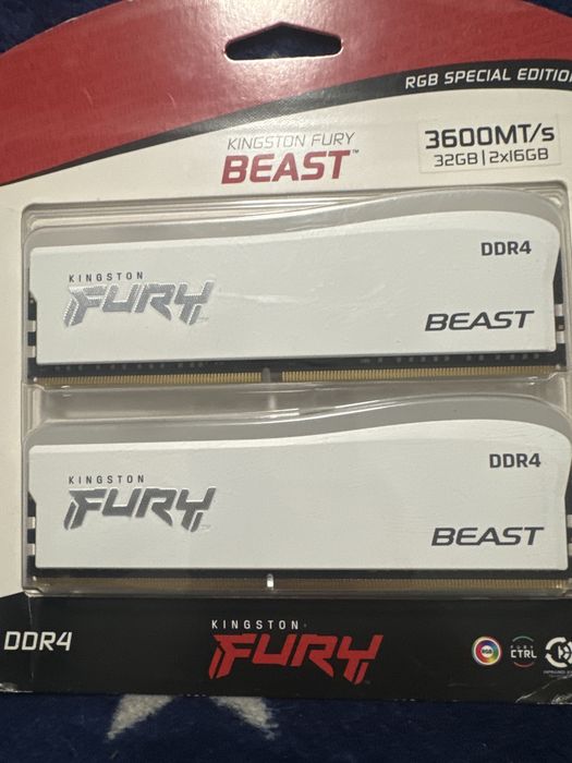 Memorii ddr4 32GB(16*2)