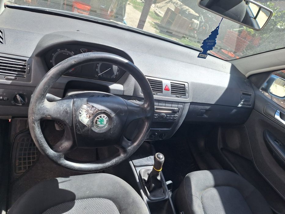 Vând Skoda Fabia 1.4 benzina