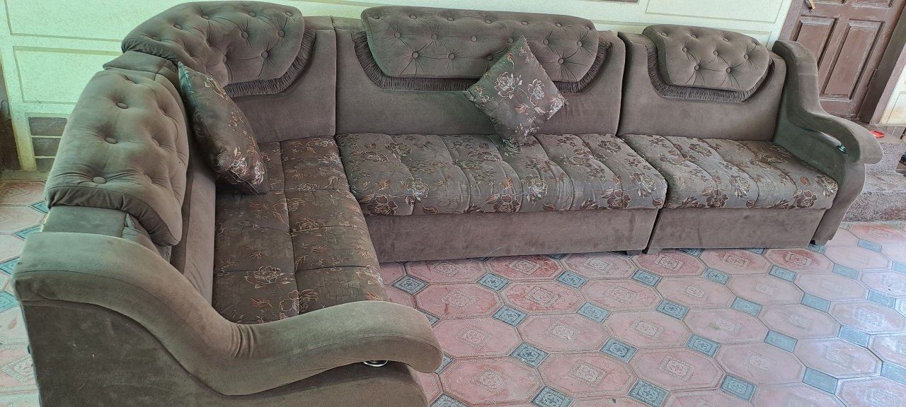 Yumshoq Turkiya mebeli holati yaxshi , srochna sotiladi