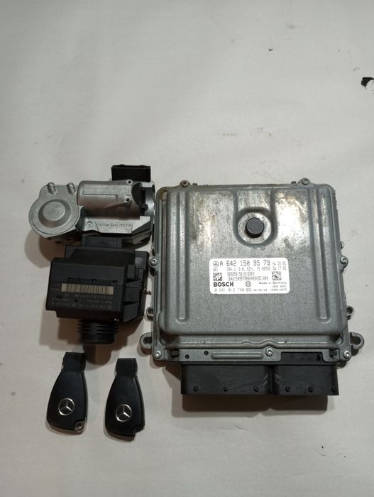 ECU Мерцедес 320CDI компютър,ключ,гълтач и заключващ механизъм.