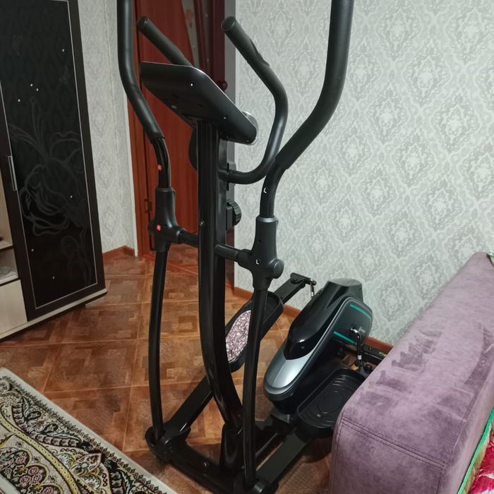 Элептический тренажёр HG-E10603E