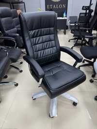 Офисное кресло для руководителя компании