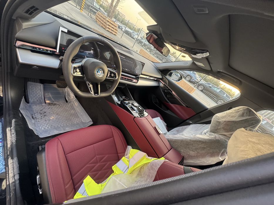 BMW i5 40L M sport
