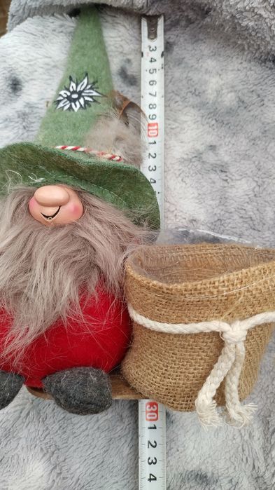 Коледно гномче и коледна кухненска престилка