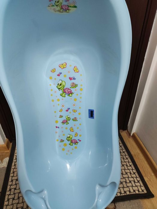 Cadita bebelus cu termometru