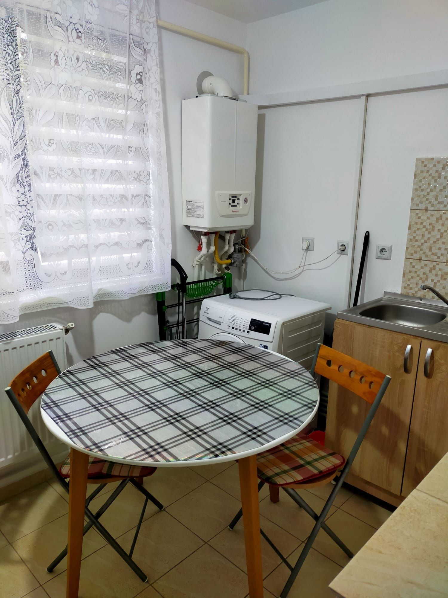 Închiriez apartament nou 1 camera zona Hipodrom