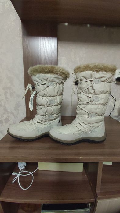 Продаю димисезонные сапоги.