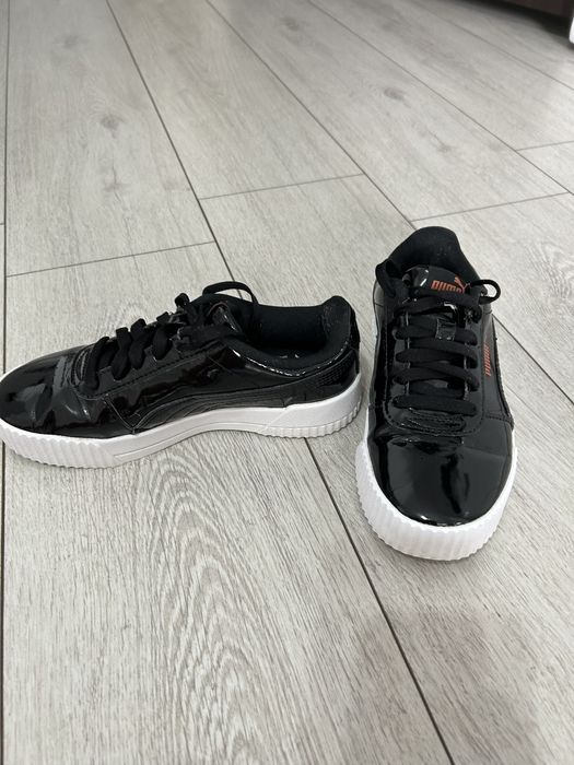 Pantofi Puma marimea 36