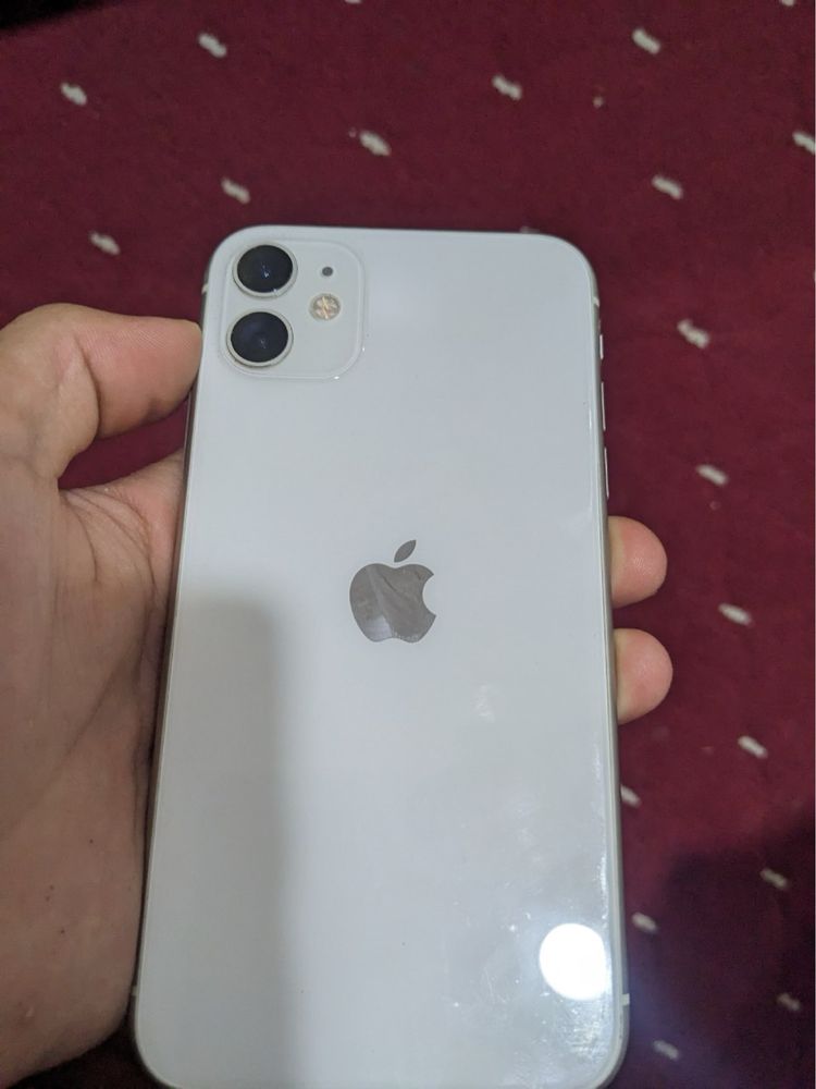 iphone 11 ………………