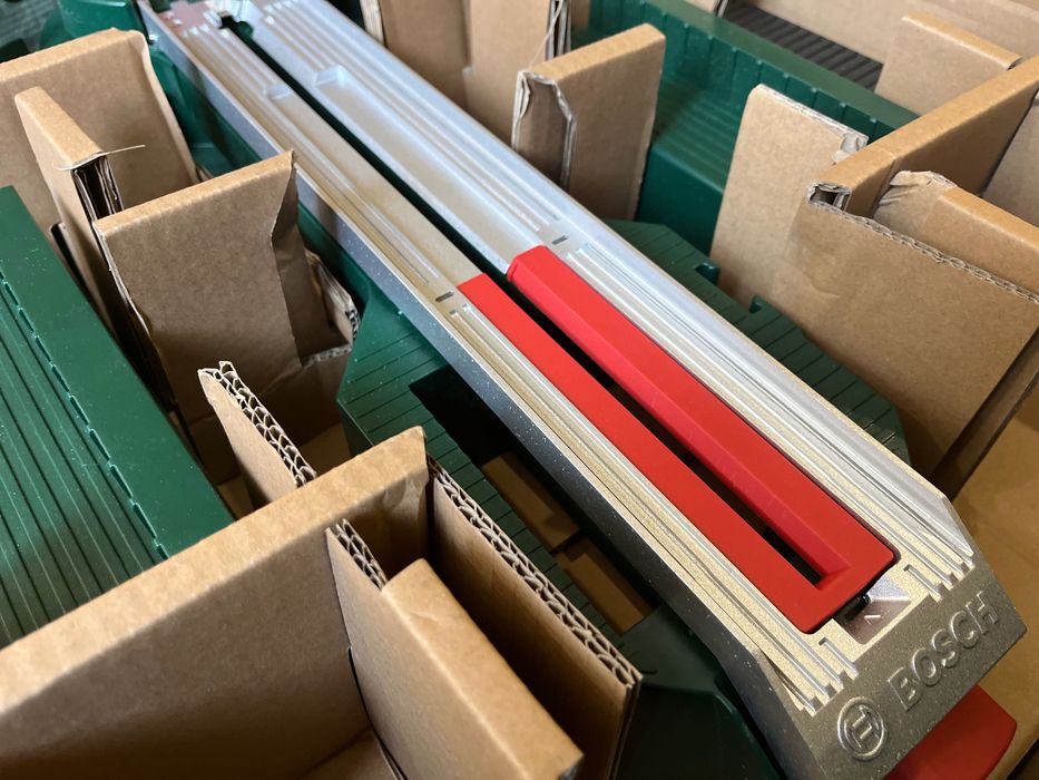 Станция за рязане с прободен трион с водеща релса - Bosch PLS 300