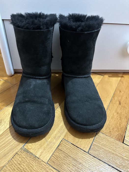 Обувки UGG.
