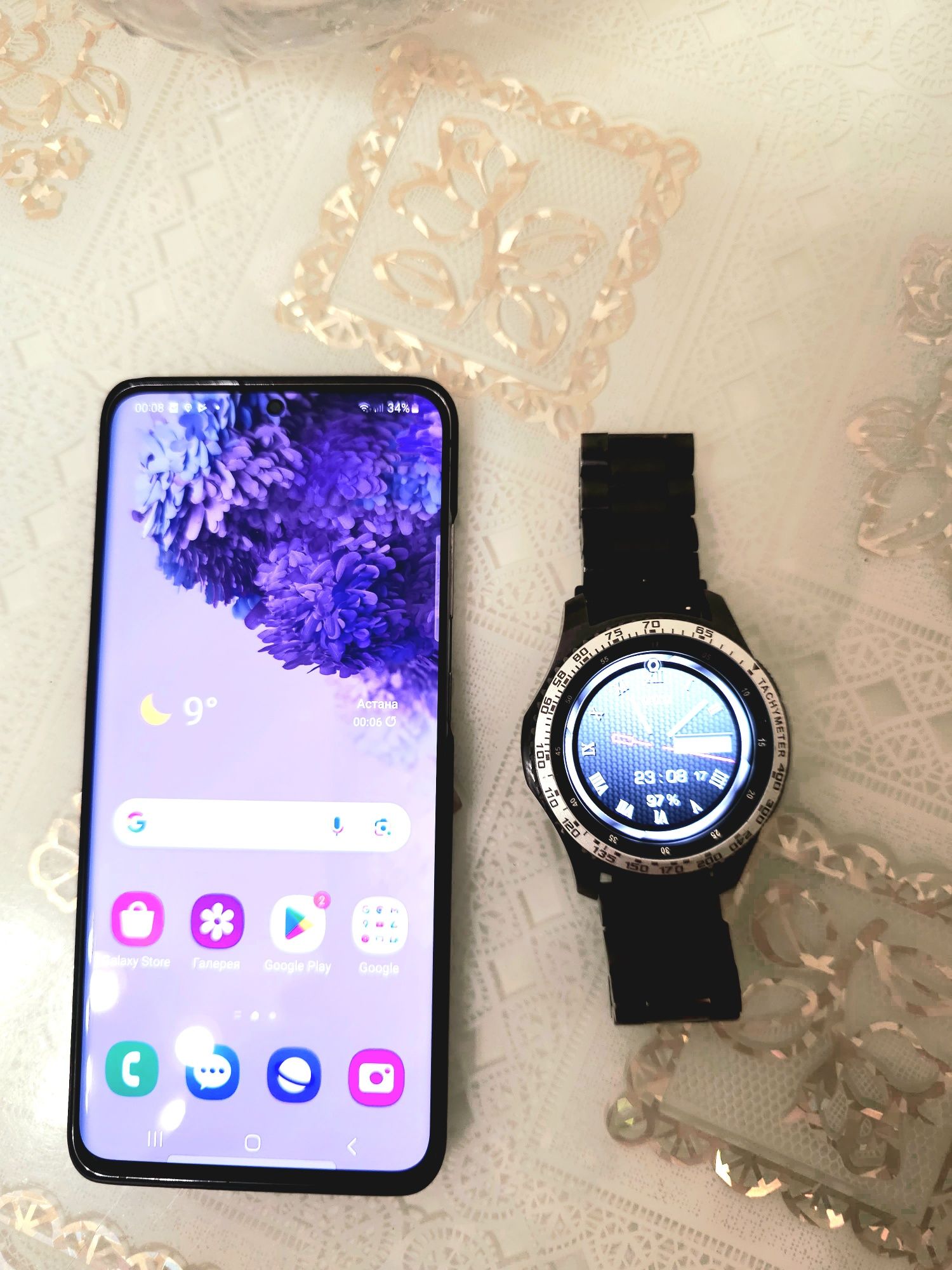 Samsung galaxy s20 и часы Gear S3 Frontier