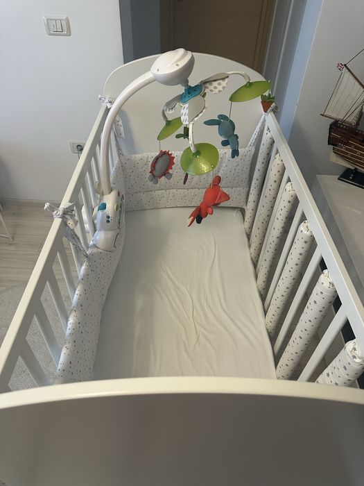 Pătuț bebe Ikea ,complet echipat, carusel și lenjerie – ca nou