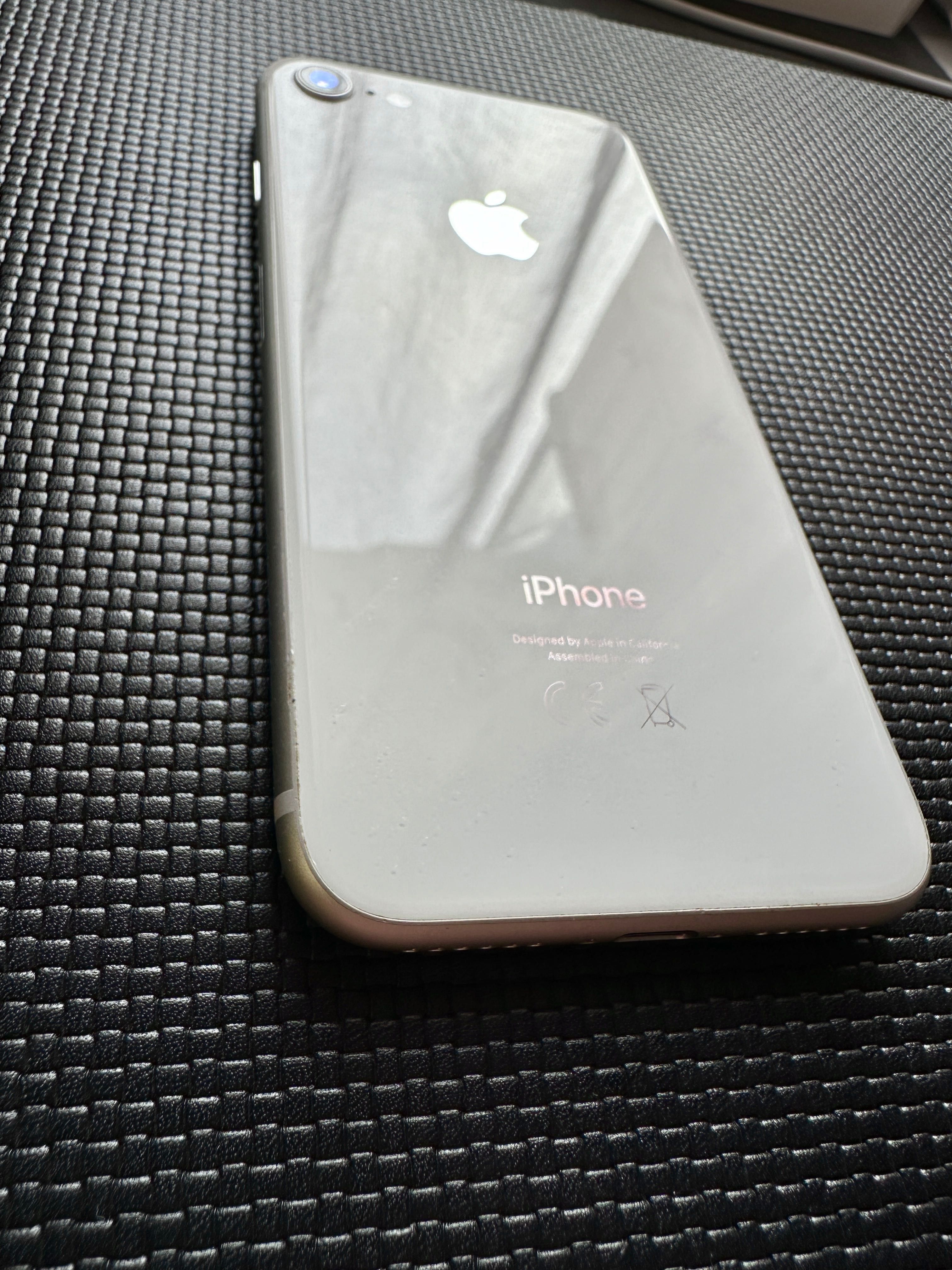 iPhone 8 White - Nou 10/10 / 64 Gb / Neverlocked / 100% Baterie