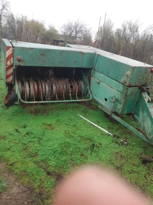 Трактор Болгар сламопреса плуг и чизел