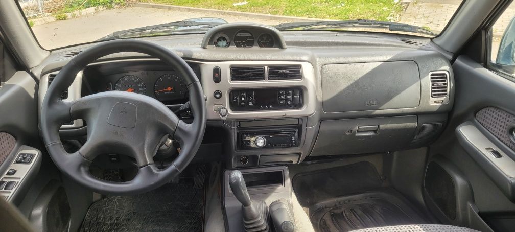 Mitsubishi L200  platforma cu hardtop