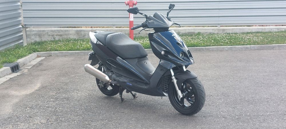 Malaguti Phantom max 250 f12
