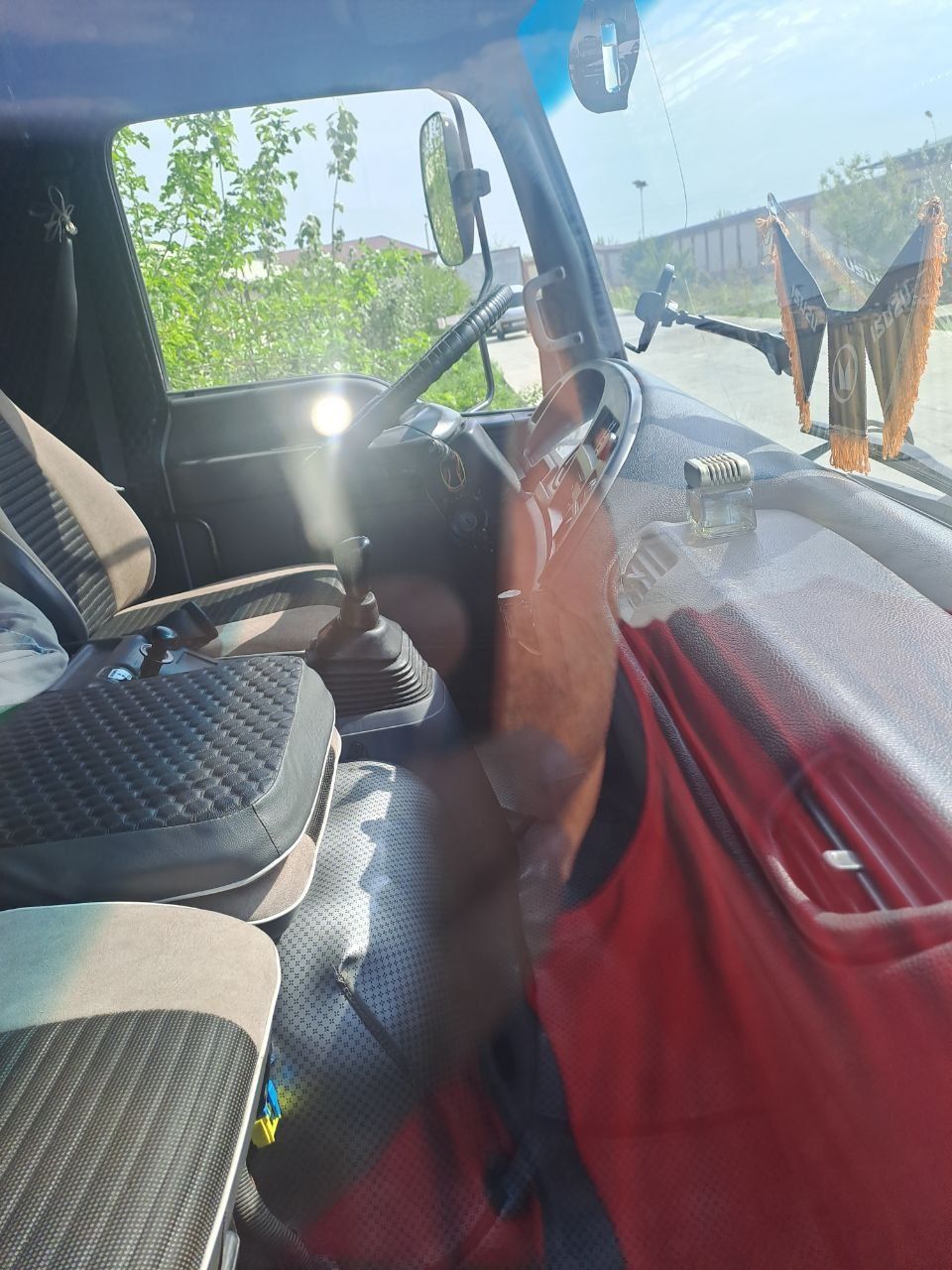 Katta ISUZU Sotiladi