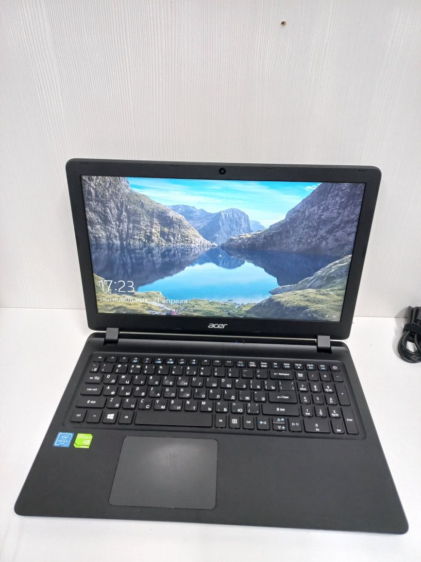 Продам ноутбук Acer в отличном состоянии ssd диск новый!
