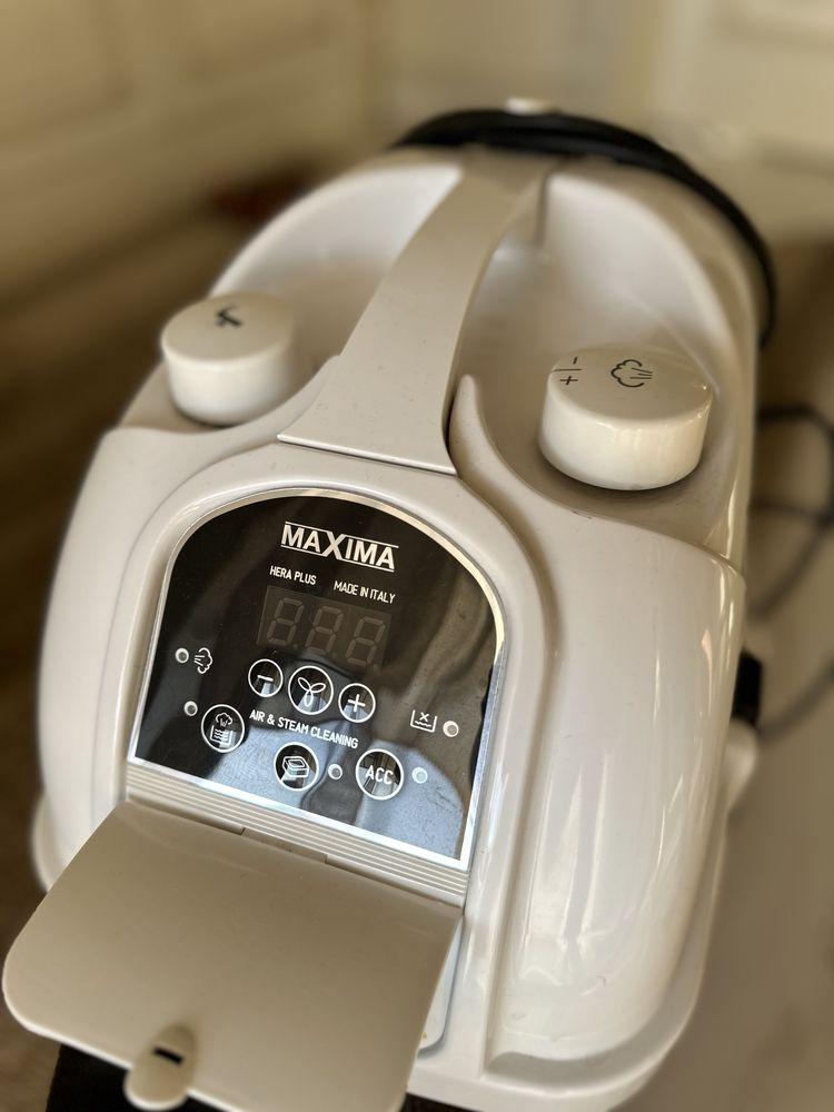 Продаю пылесос Maxima
