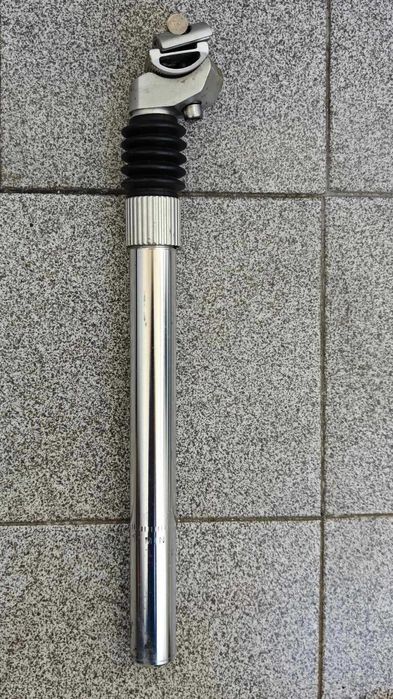 Продавам амортисьорно колче за седалка Ф30.6 и седалка неупотребявани