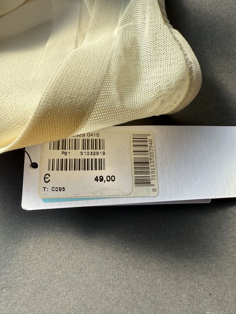 Стилен сутиен Calvin Klein /80С/ цвят екрю