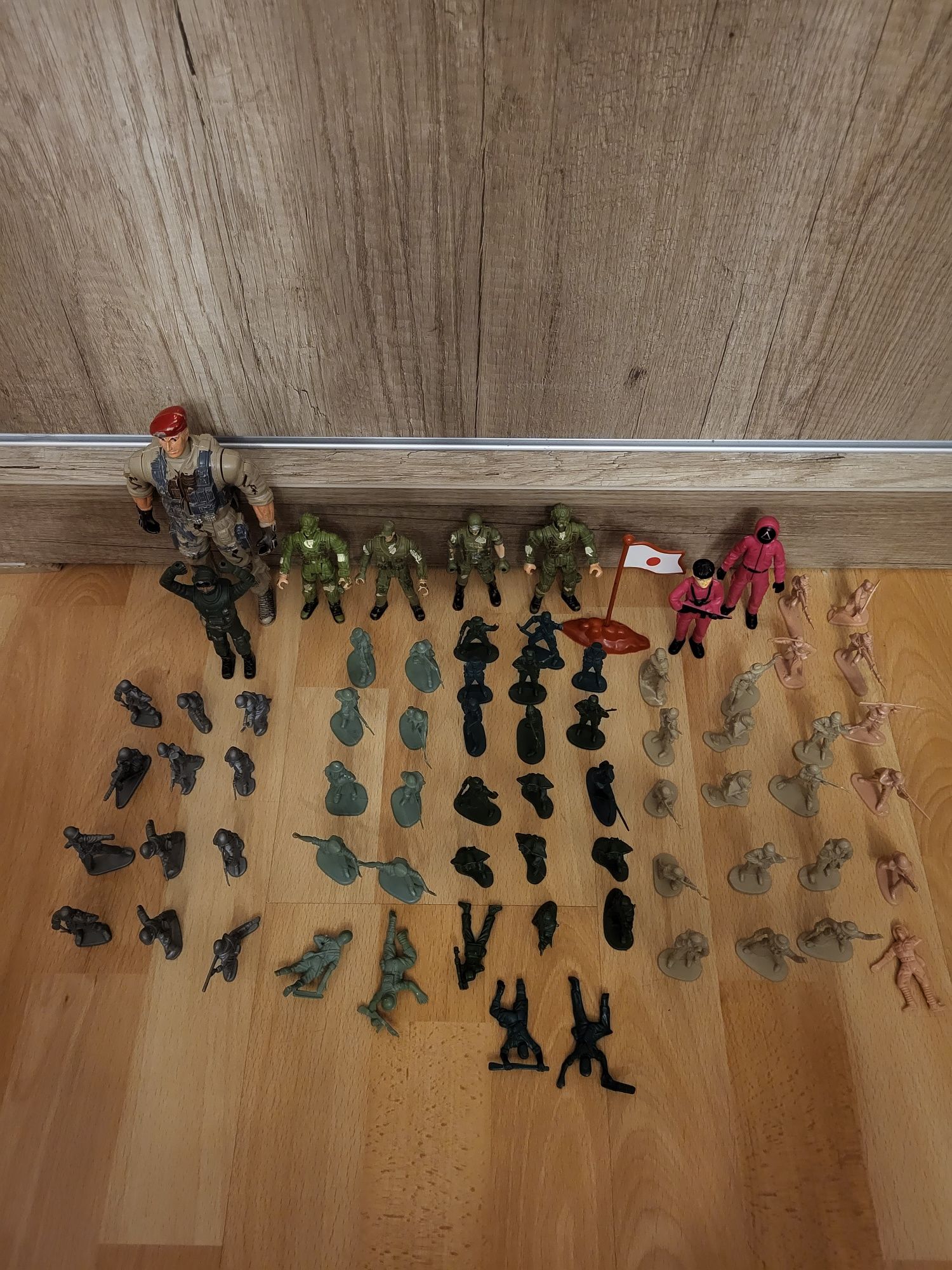 Figurine soldați