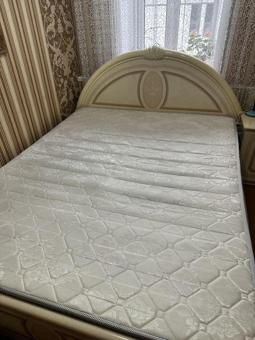 Продается кровать 160 на 200 ,с ортопедическим матрасом ,от гарнитура.