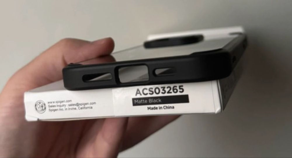 Husa Spigen IPhone 15 Pro Max Noua Antishock ABS/Cadoul Ideal