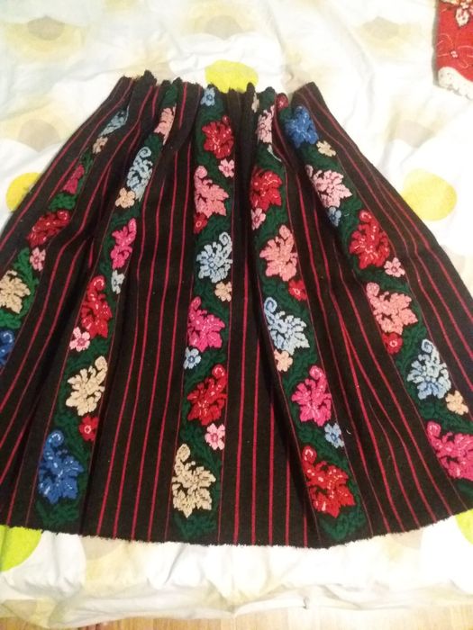 Vălnic autentic costum popular