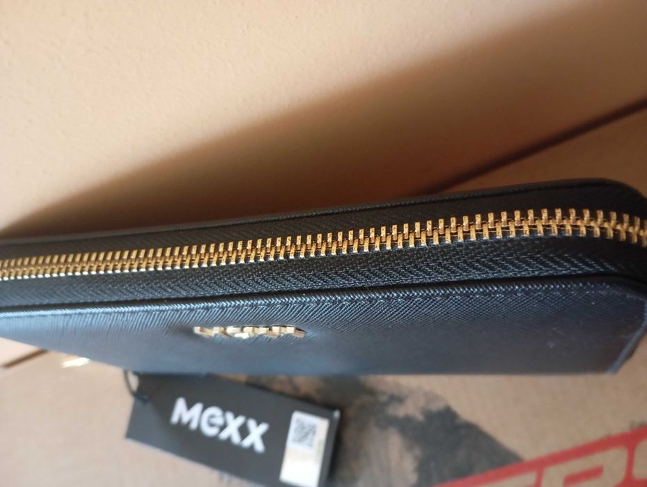 Портфейл дамски Mexx. Черен. Нов.
