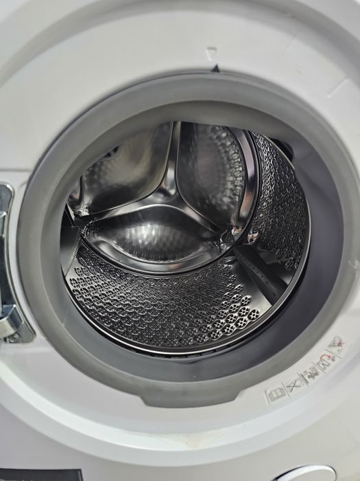 Пералня със сушилня с термопомпа AEG 9000 L9WBCN61B, серия 9, 10/6