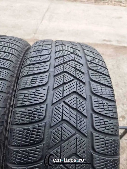 SET 4 Anvelope Iarna 235/60 R17 PIRELLI Scorpion Winter