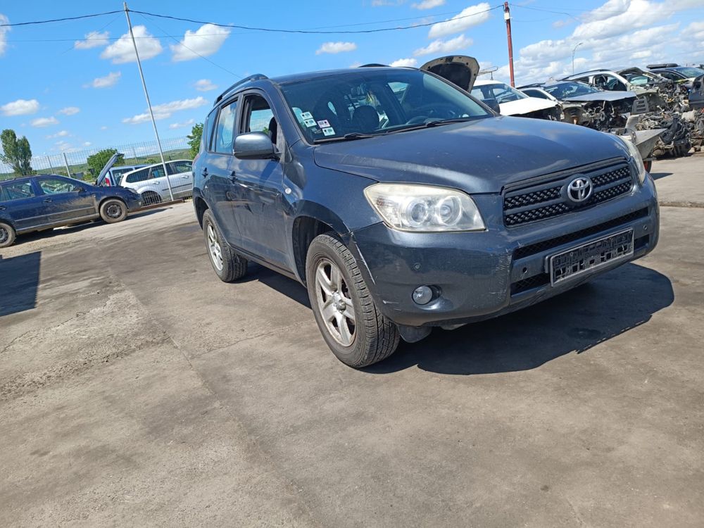 Dezmembram Toyota Rav 4, an 2006, motor 2.2, euro 4