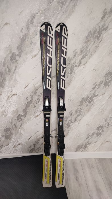 Продам Горные лыжи