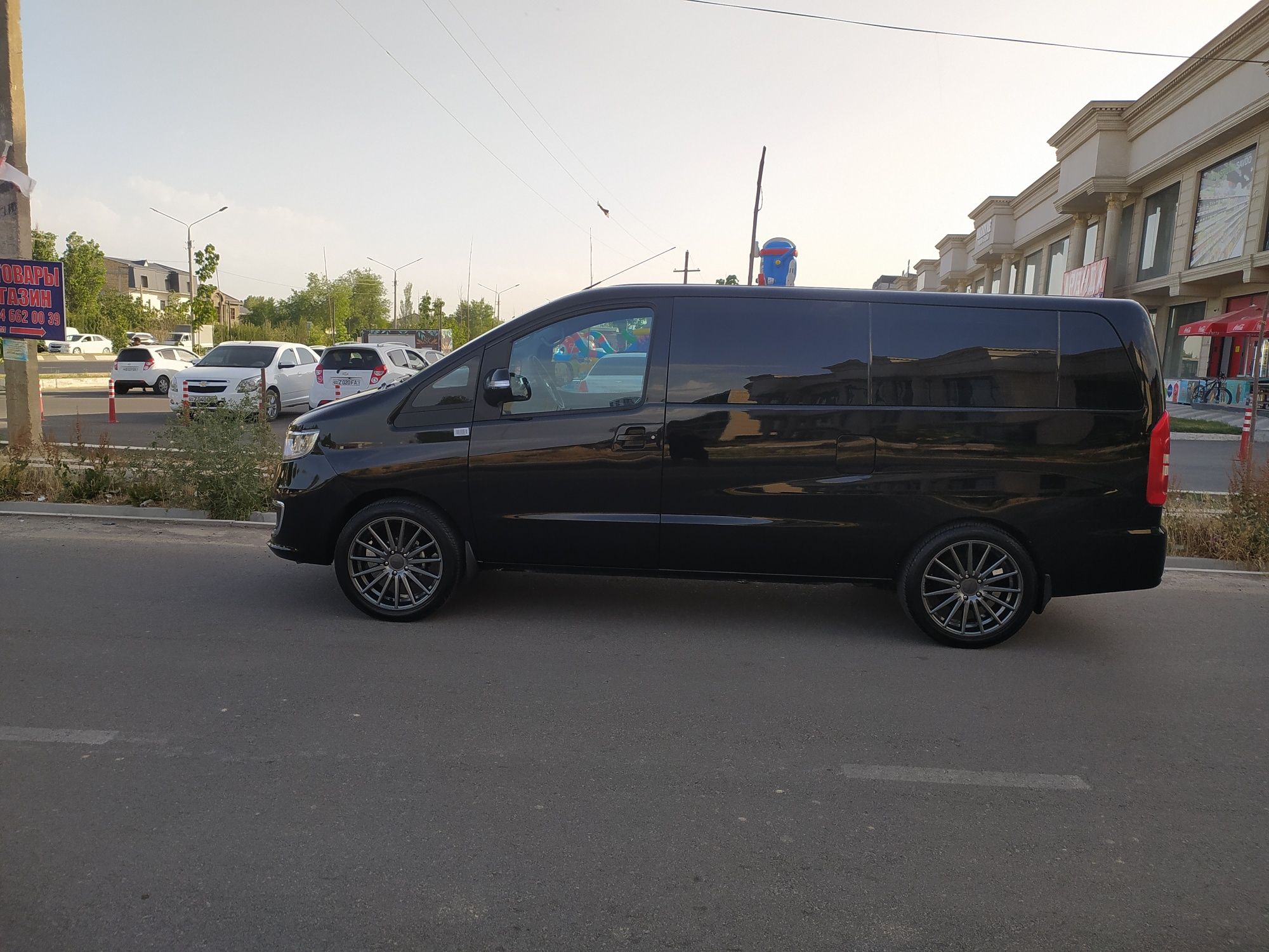 Mikroavtobus miniven taksi toqqa