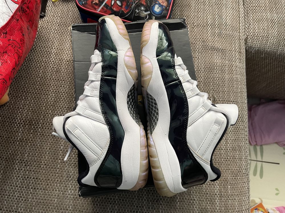 Маратонки Nike Air Jordan 11 Retro Low Emerald Uptempo LeBron Adidas