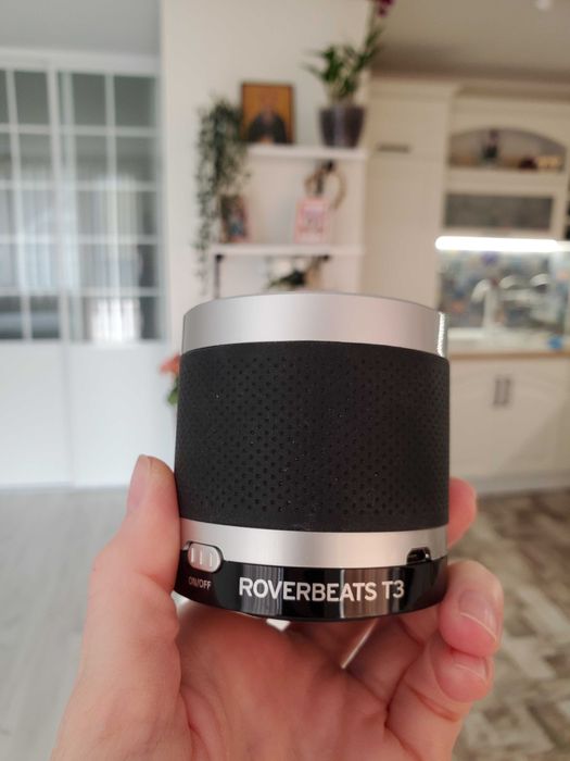 Продавам Bluetooth високоговорител RoverBeats T3 – компактен и мощен