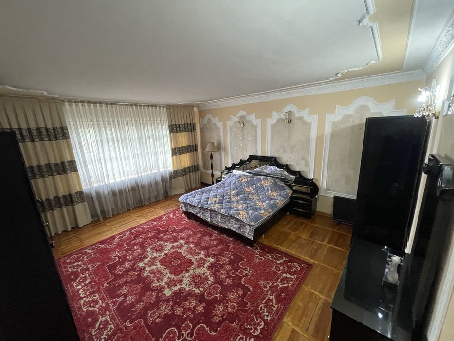 Сдается 5-ком. кв. возле наб. Анхор, ул. Ю. Раджаби, м. Космонавты