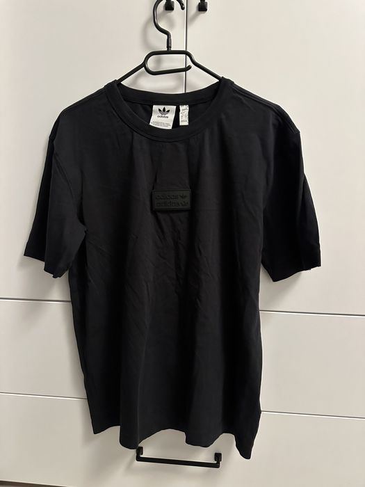 tricou adidas cu logo minimalist nou fara eticheta original marimea S
