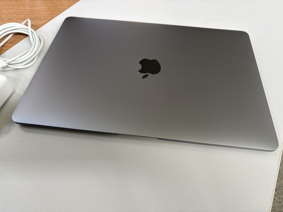 Macbook Air M1 13.3” 2021 512Gb SSD - 4 incarcari