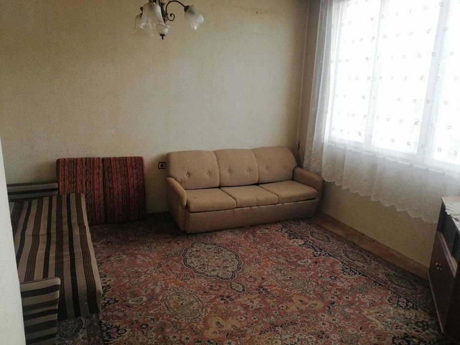 Гарсониера, Под наем, Център